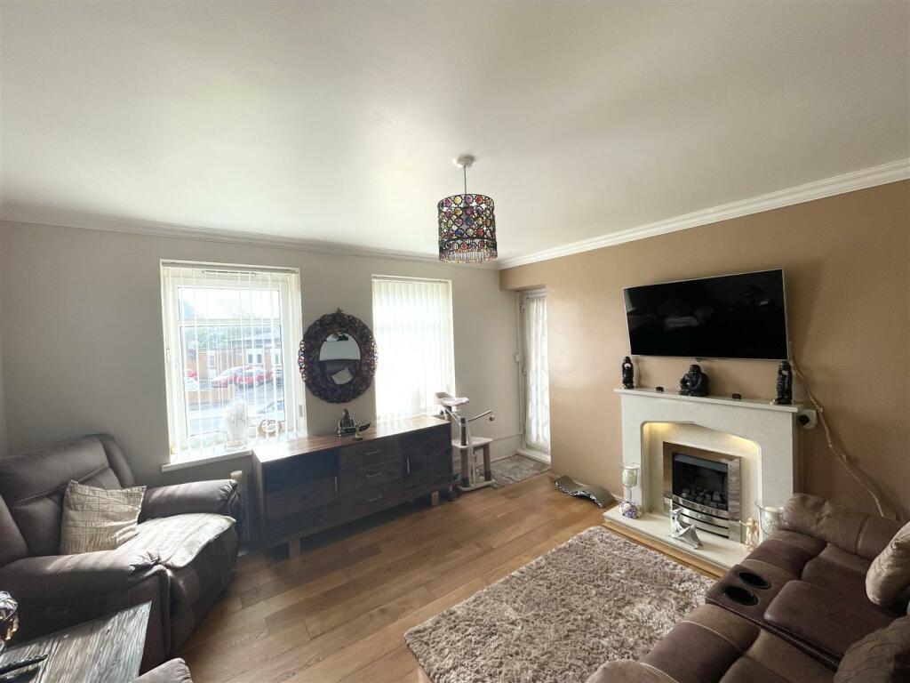 2 bedroom apartment for sale in Maesglas Road, Gendros, Swansea, SA5