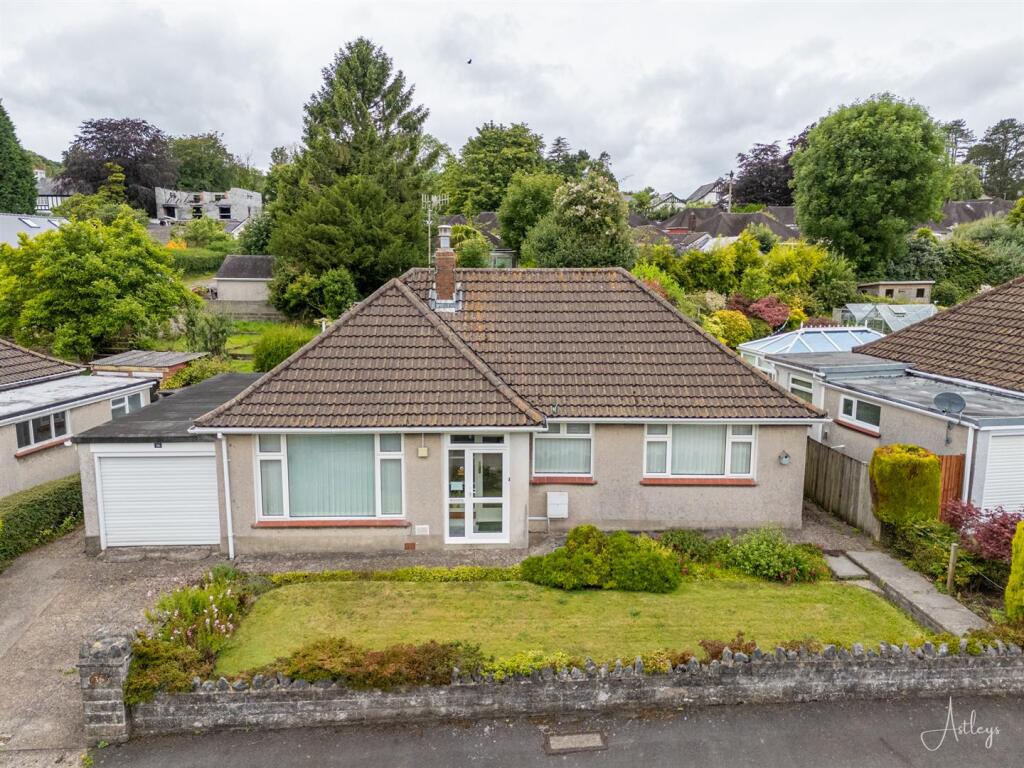 Main image of property: Glynderwen Close, Derwen Fawr, Sketty