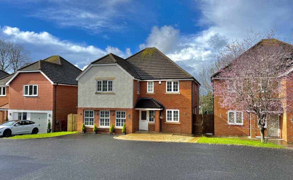 5 bedroom detached house for sale in Windy Arbour area of Kenilworth