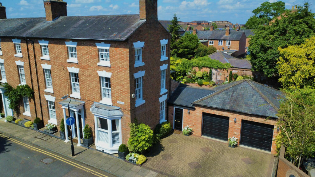 Main image of property: Stratford-Upon-Avon Town Centre, Designer Interior, Video & VR Viewing