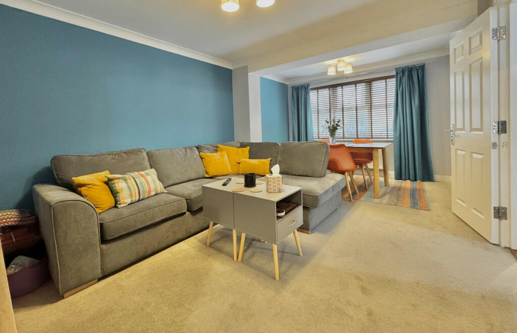 Additional property image - Warwick Gates, Luxury Interior, 3300 Sq Ft PX considered