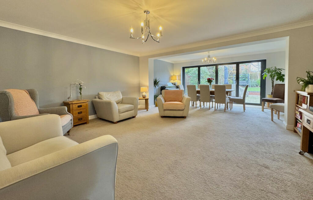 Additional property image - Warwick Gates, Luxury Interior, 3300 Sq Ft PX considered