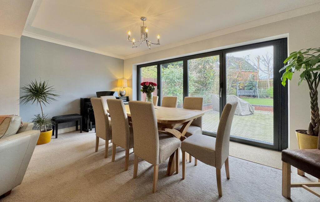 Additional property image - Warwick Gates, Luxury Interior, 3300 Sq Ft PX considered