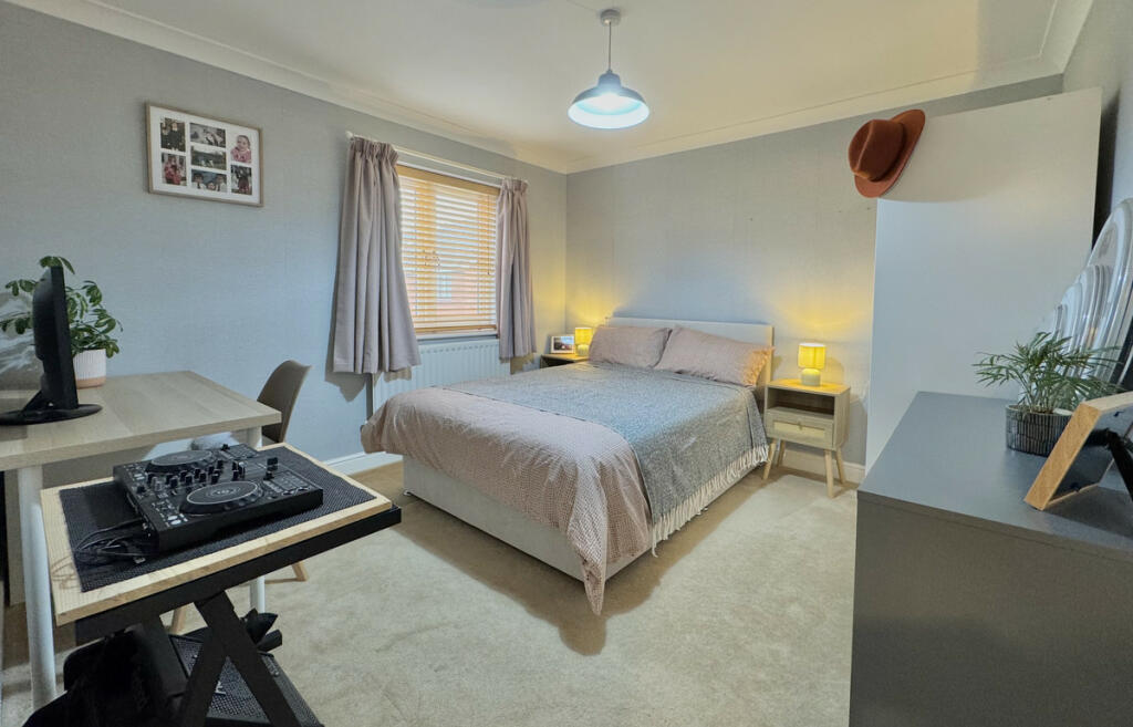 Additional property image - Warwick Gates, Luxury Interior, 3300 Sq Ft PX considered