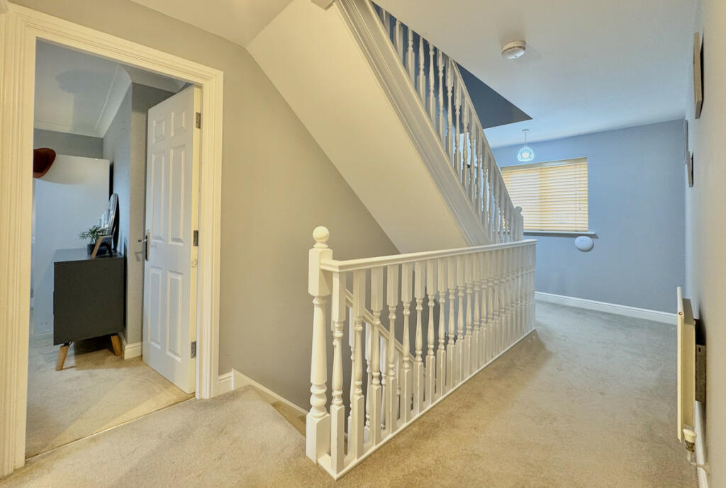 Additional property image - Warwick Gates, Luxury Interior, 3300 Sq Ft PX considered