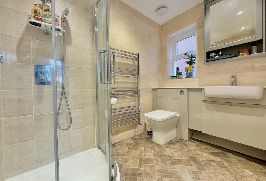 Additional property image - Warwick Gates, Luxury Interior, 3300 Sq Ft PX considered