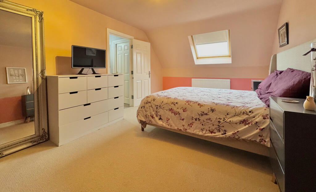 Additional property image - Warwick Gates, Luxury Interior, 3300 Sq Ft PX considered
