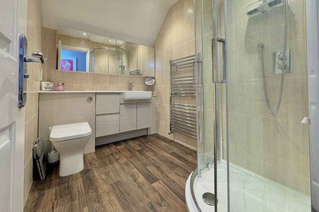 Additional property image - Warwick Gates, Luxury Interior, 3300 Sq Ft PX considered