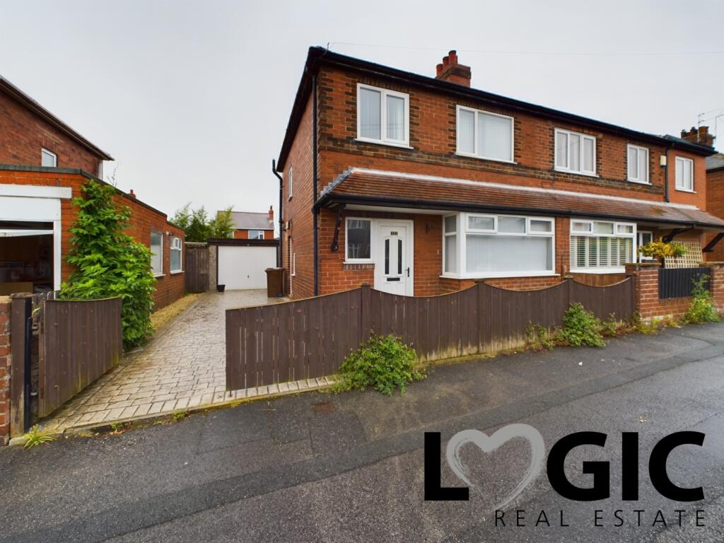 3 bedroom semidetached house for sale in Lime Tree Avenue, Pontefract