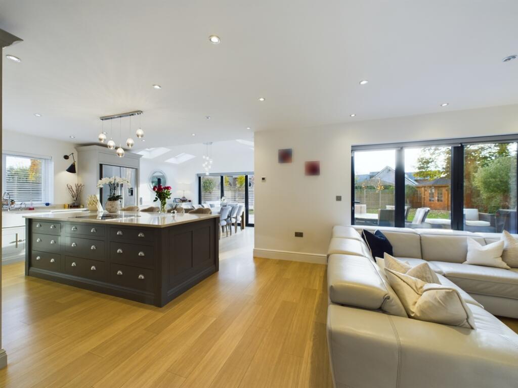 4 bedroom detached house for sale in The Paddock, Pontefract Road, High