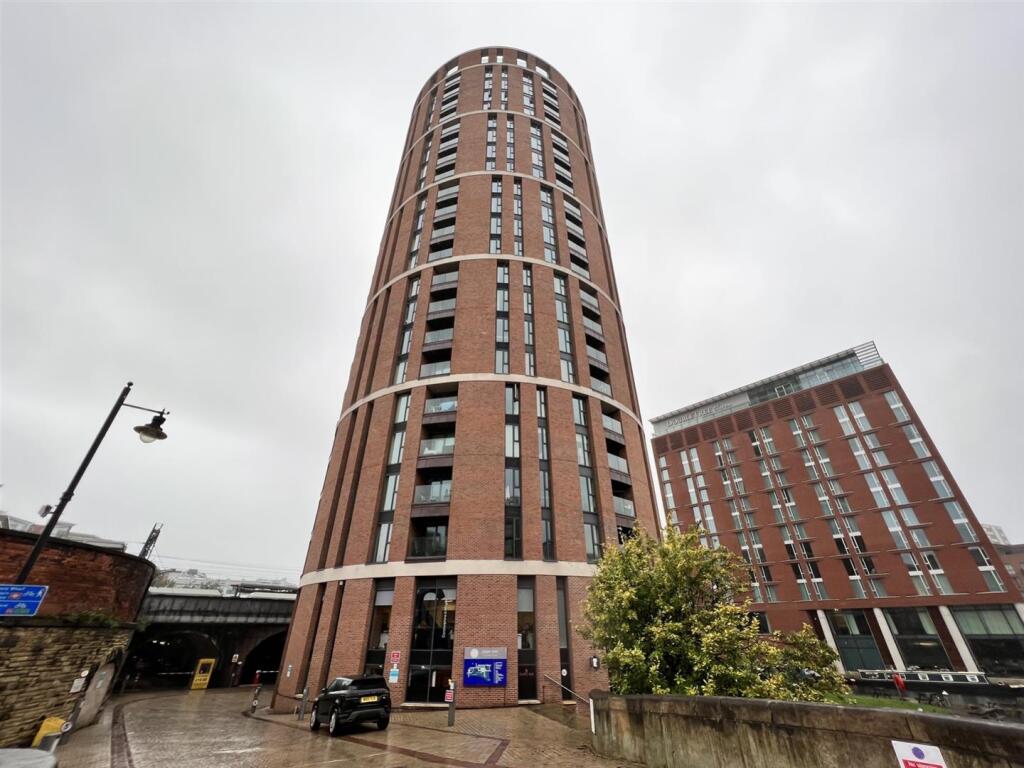 Main image of property: Candle House, 1 Wharf Approach, Leeds, West Yorkshire, LS1