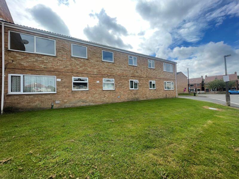 2 bedroom flat for sale in Dores Court, Swindon, SN2