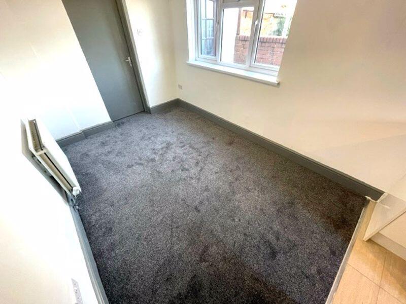 Main image of property: Un-furnished studio flat to rent, all bills included, Hunt Street, Old Town