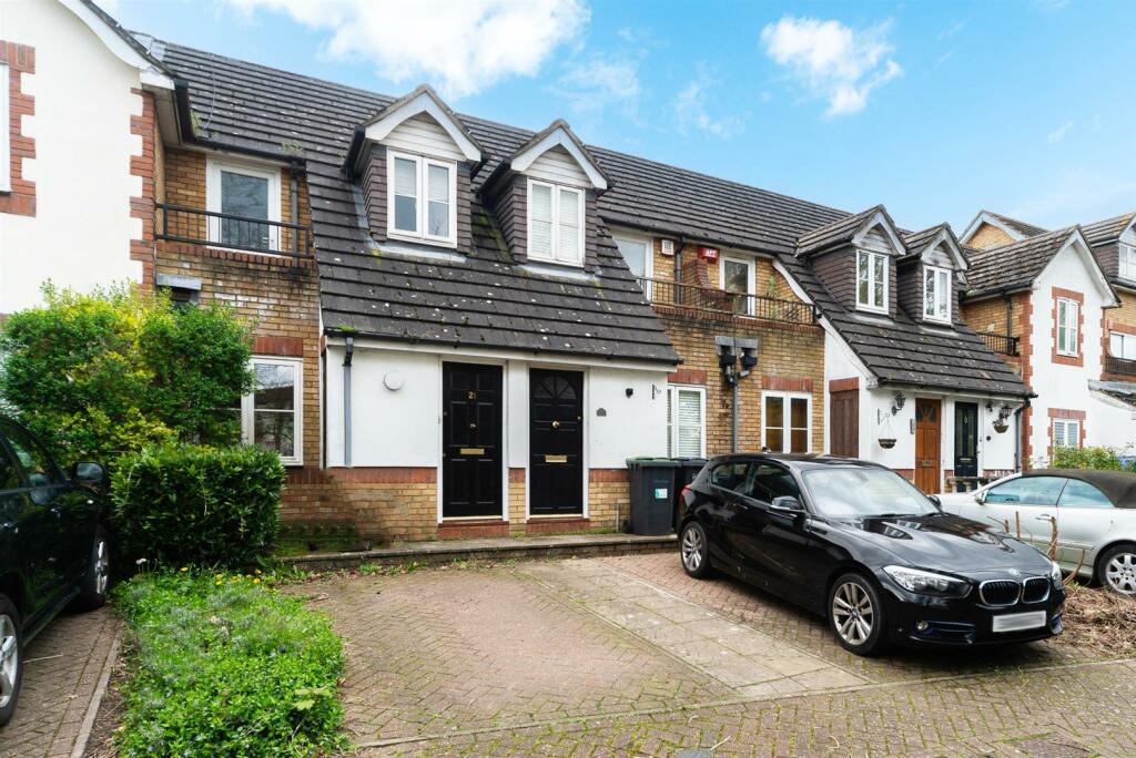 1 bedroom terraced house for sale in Amblecote Meadows, London, SE12