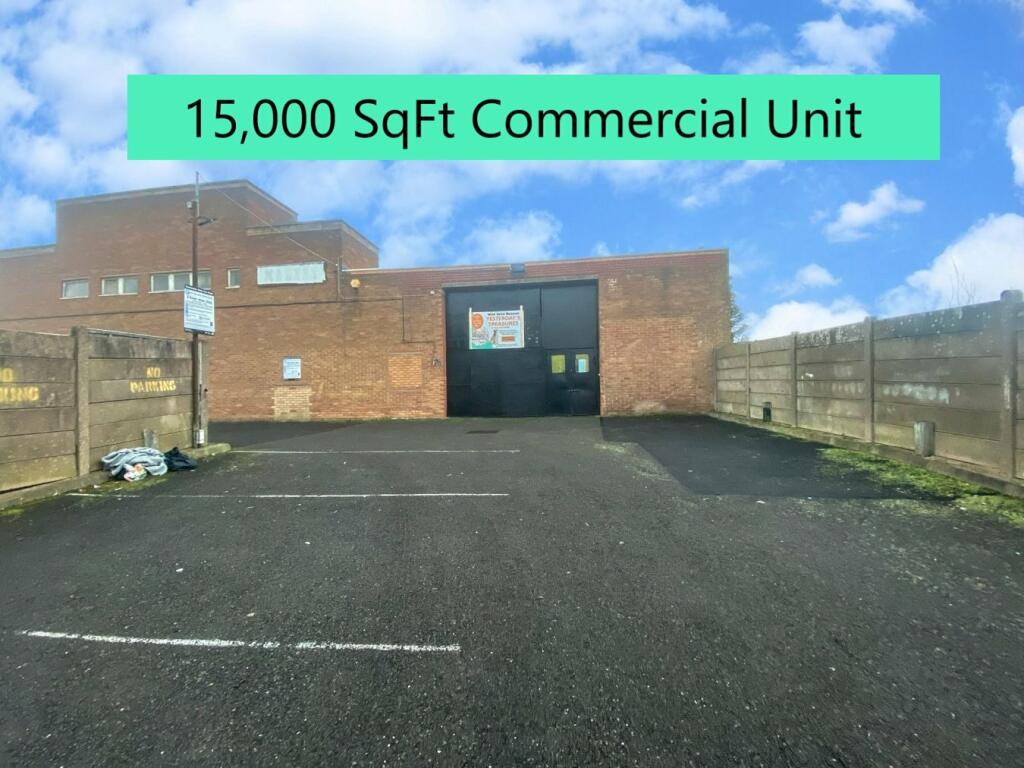 Commercial property for rent in High Street, Cradley Heath, B64