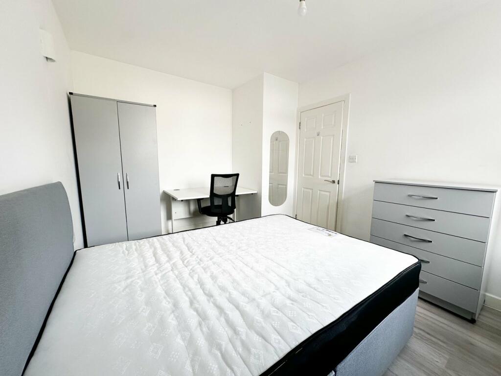 Additional property image - High Street, Cradley Heath, B64