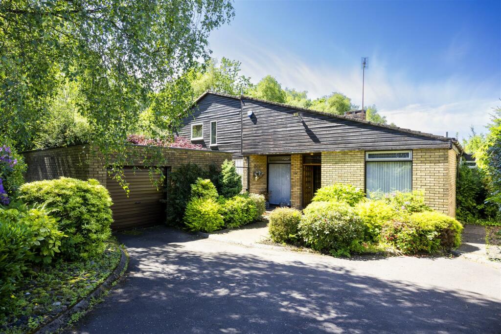 5 bedroom detached house for sale in Boghead Road, Kirkintilloch