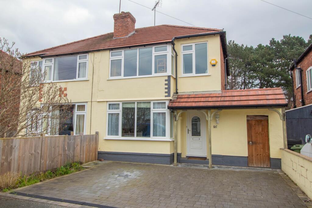 3 bedroom semi-detached house for sale in Upton Drive, Upton, Chester, CH2