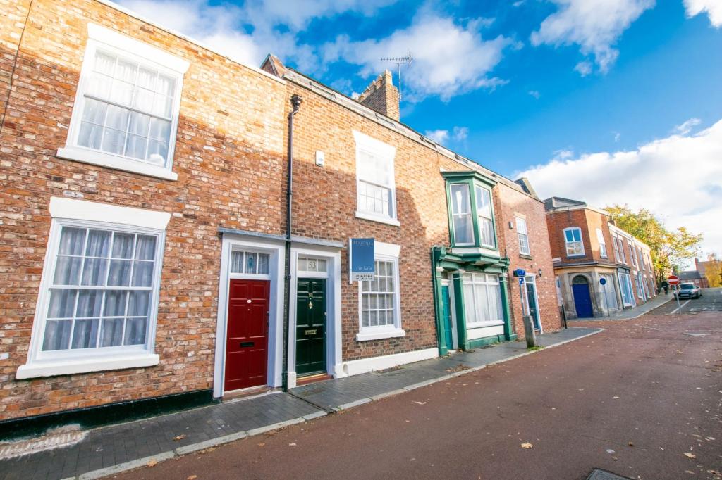 4 bedroom town house for sale in Egerton Street, Chester, CH1