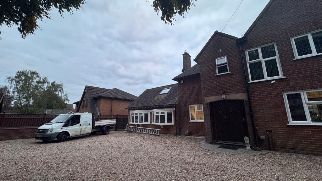 Main image of property: Wellingborough Road, RUSHDEN
