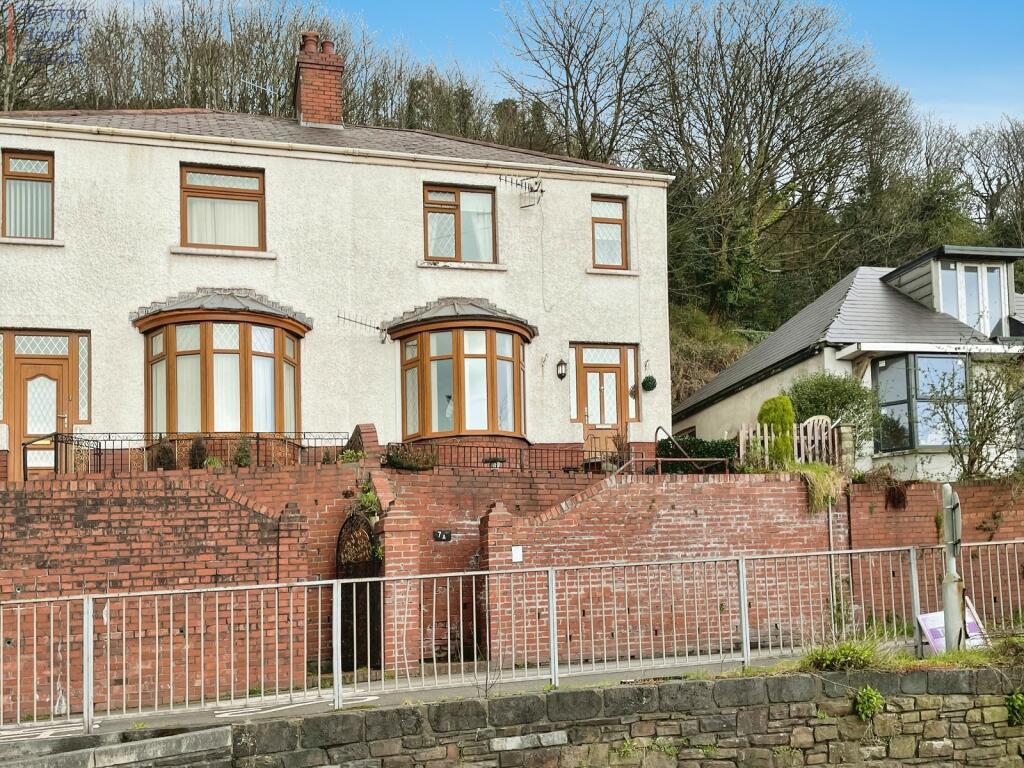 3 bedroom semidetached house for sale in 7a Gwar Y Caeau, Penycae