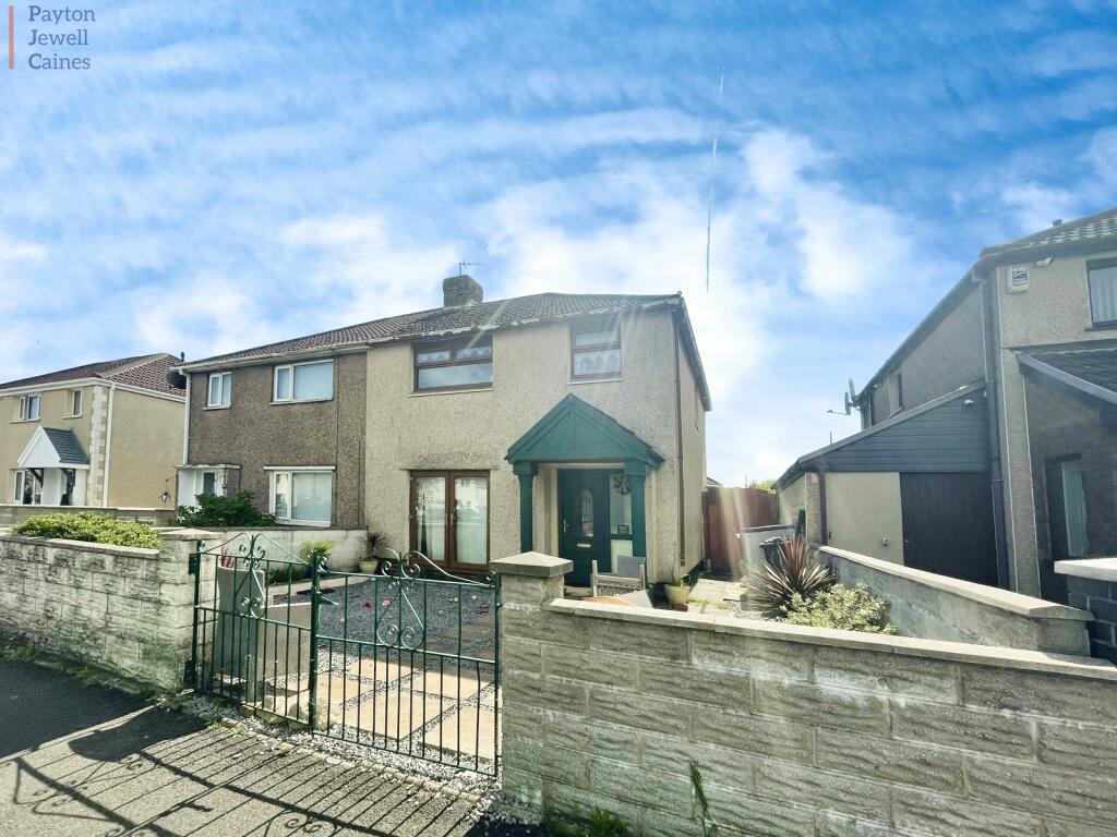 3 bedroom semidetached house for sale in Western Avenue, Sandfields