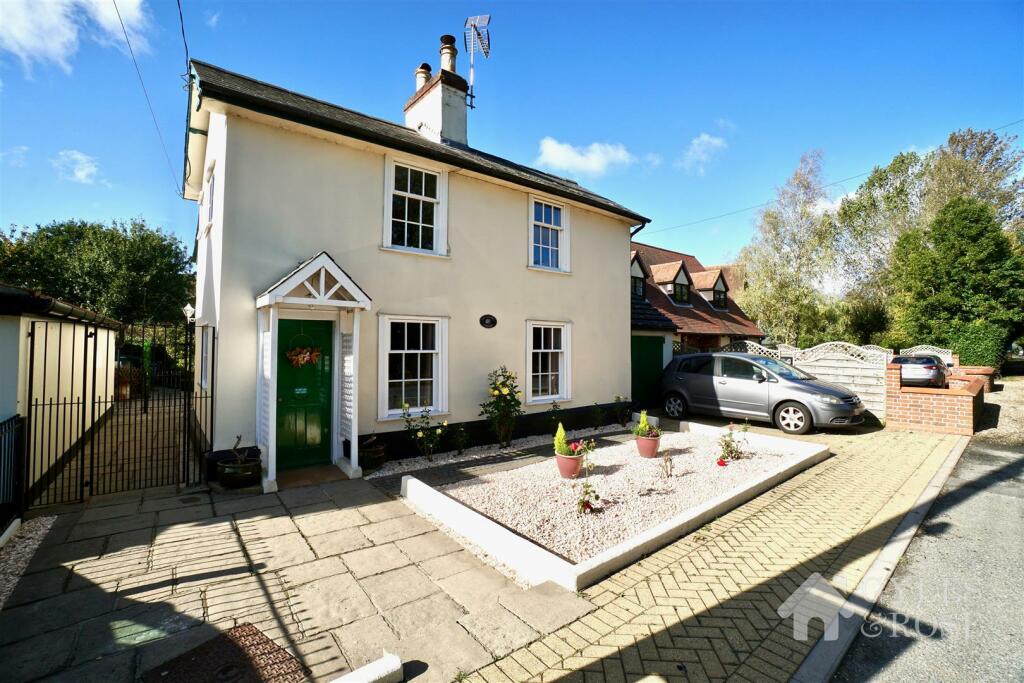 4 bedroom detached house for sale in Dedham, Colchester, CO7
