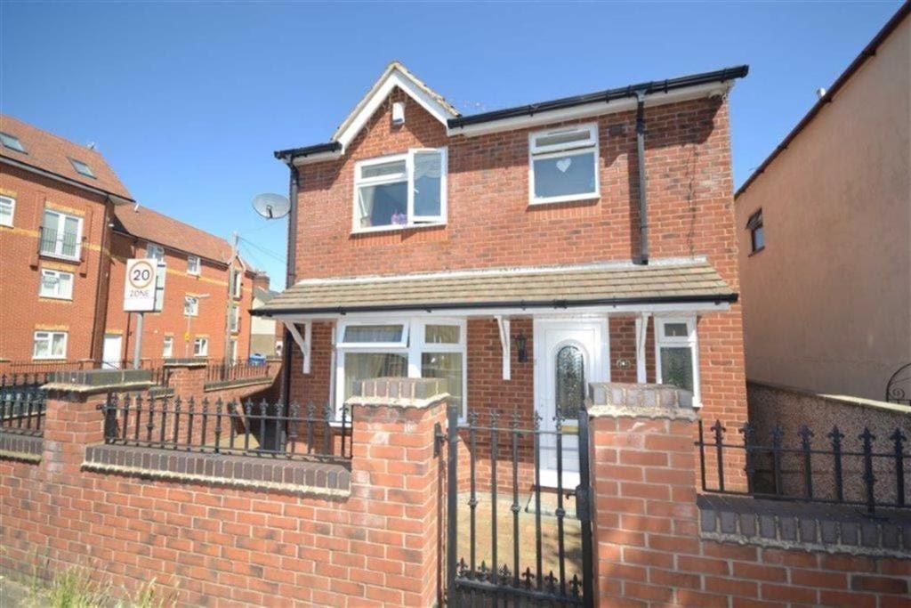 Main image of property: Arbury Road, Nuneaton, Warwickshire, CV10