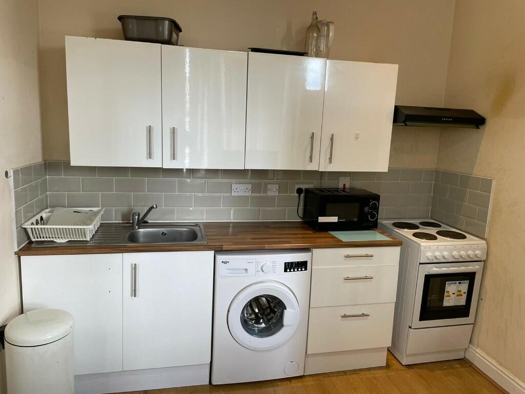2 bedroom flat for rent in Holyhead Road, Coventry, West Midlands, CV1
