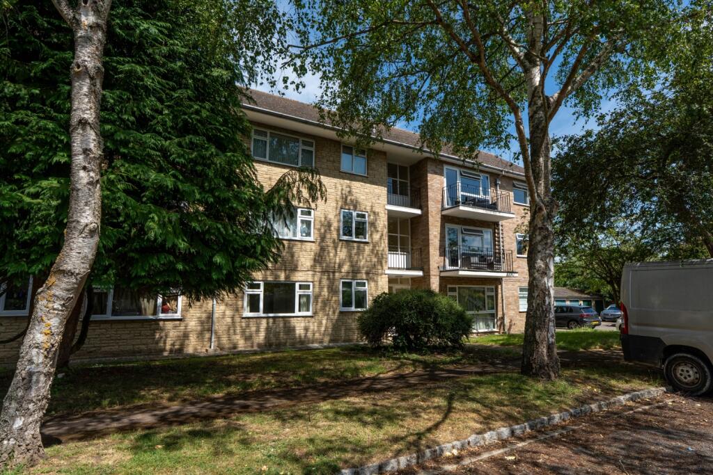 Main image of property: Glyme Close, Woodstock, Oxfordshire, OX20