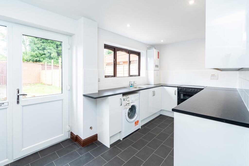 Main image of property: Maple Avenue, Kidlington, Oxfordshire, OX5