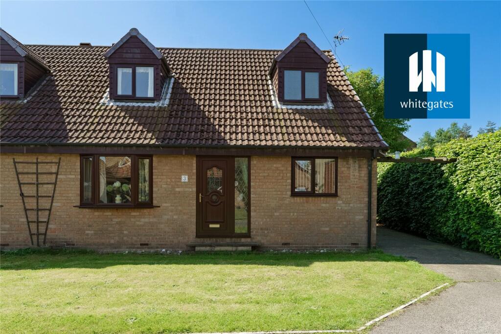 3 bedroom bungalow for sale in Lynwood Close, Knottingley, West