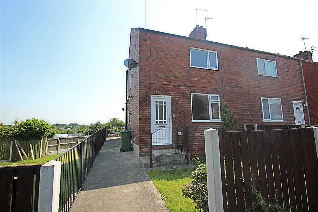 3 bedroom semidetached house for sale in Kingsway, Pontefract, West