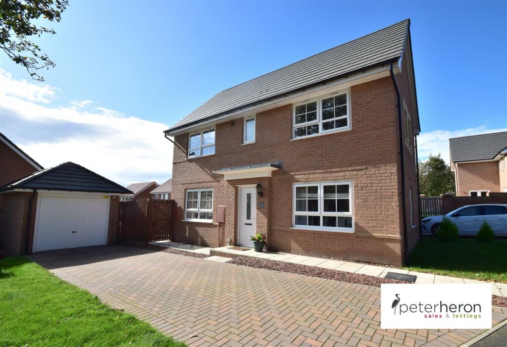 3 bedroom semidetached house for sale in Greenstem Way, Ryhope