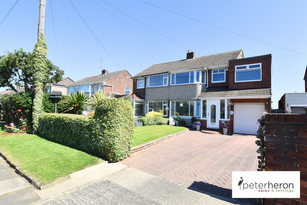 4 bedroom semidetached house for sale in Leechmere Road, Tunstall