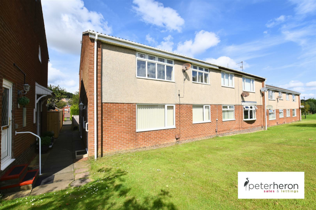 2 bedroom apartment for sale in Priestsfield Close, Chapel Garth, Sunderland, SR3