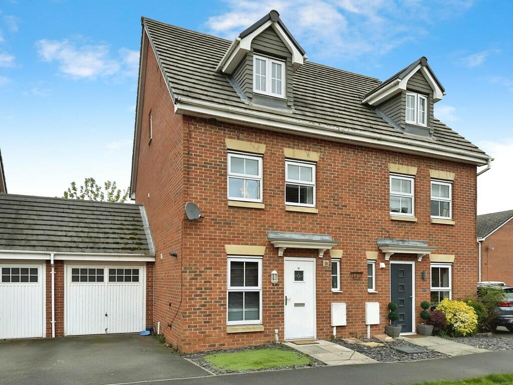 3 bedroom semidetached house for sale in Glover Road, Castle Donington