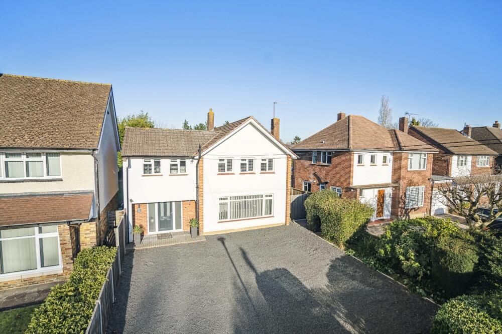 4 bedroom detached house for sale in 15 Pinewood Green, Iver Heath, SL0