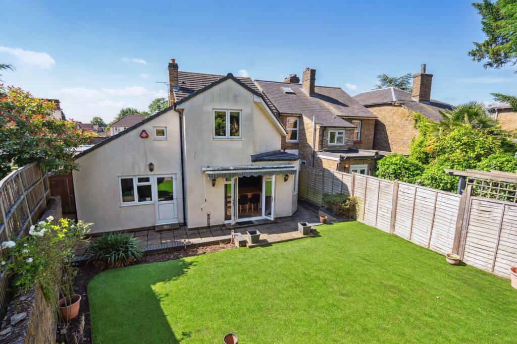 Main image of property: High Street, Iver, SL0