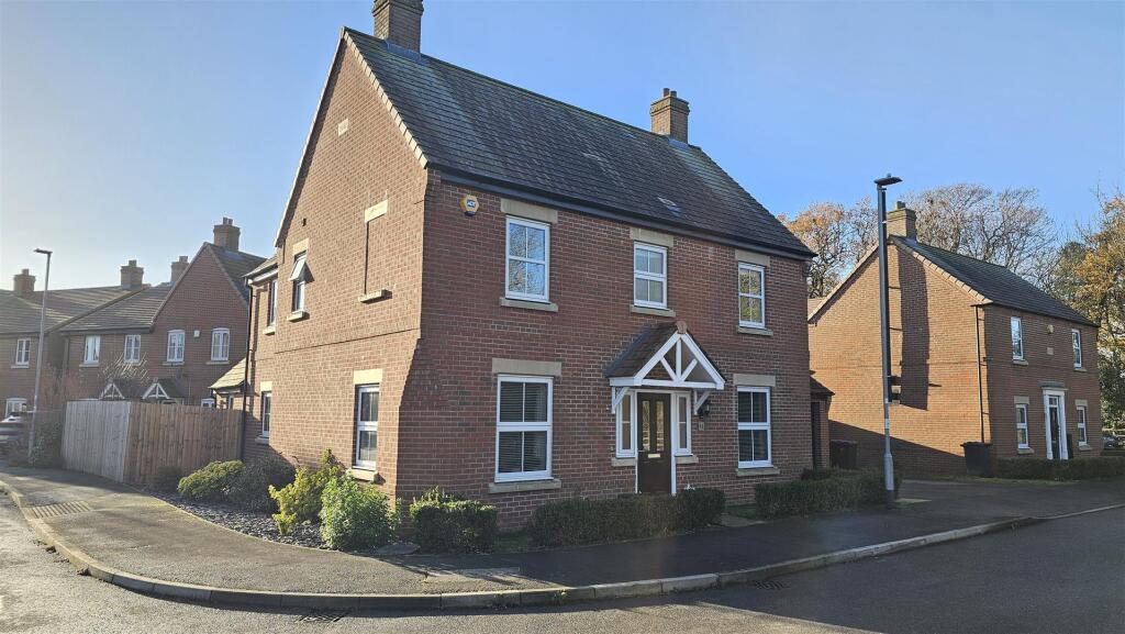 Main image of property: Chapelfield Grove, Bingham, Nottinghamshire