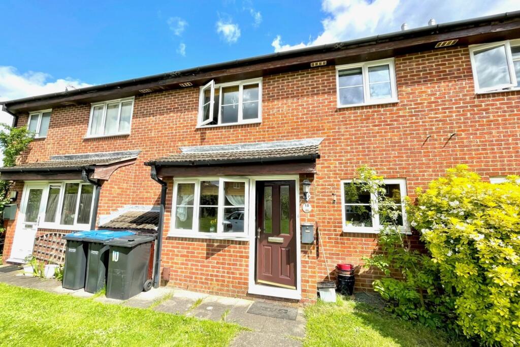 1 bedroom terraced house for sale in Sycamore Walk, Englefield Green