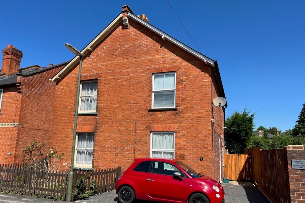 3 bedroom semidetached house for sale in Queens Road, Egham, Surrey, TW20