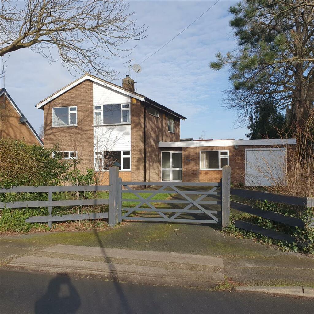 3 bedroom detached house for sale in Church Road, Boughton, Boughton, NG22