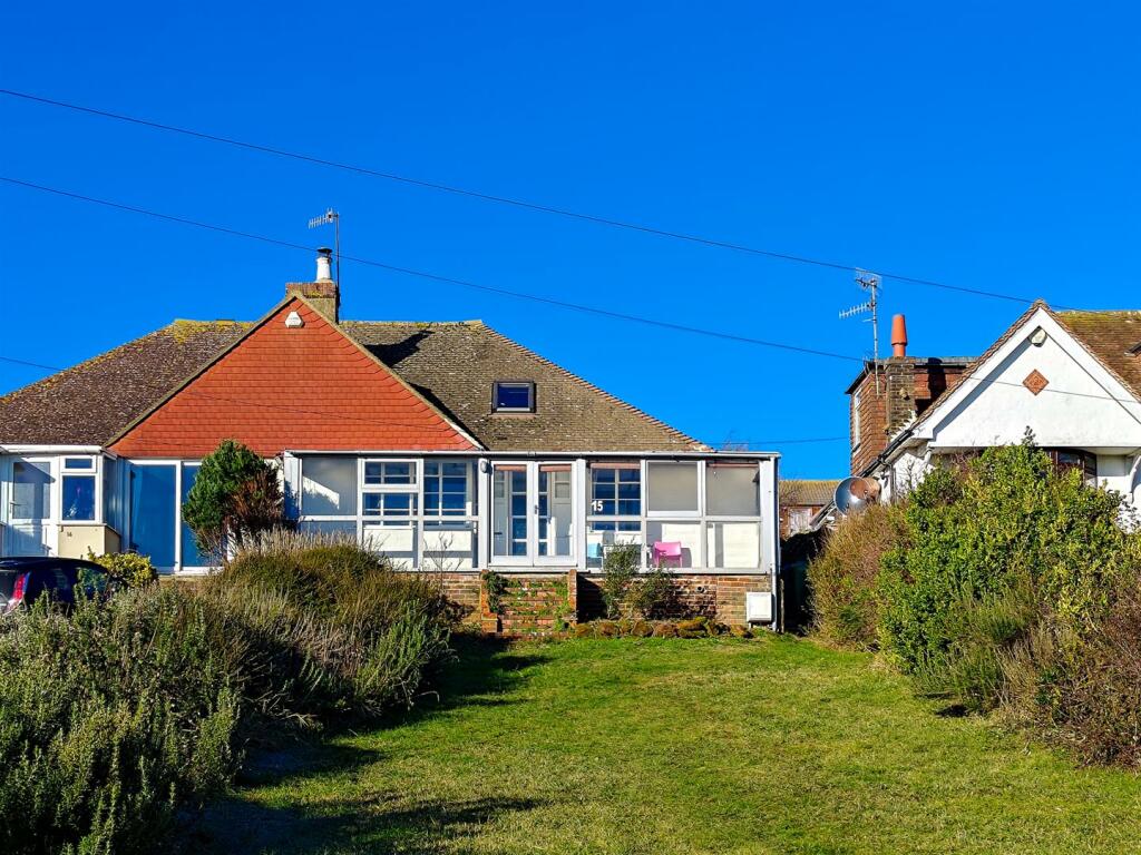 2 bedroom semidetached bungalow for sale in Road, Seaford