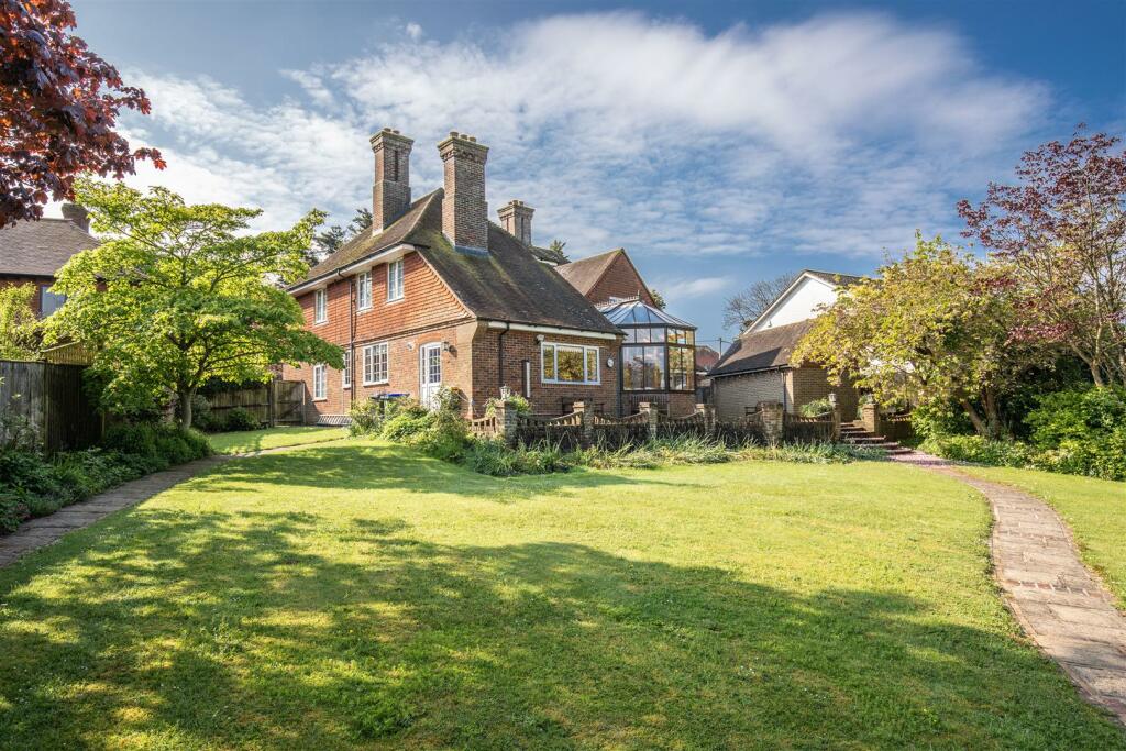 5 bedroom detached house for sale in Wellgreen Lane, Kingston, Lewes, BN7