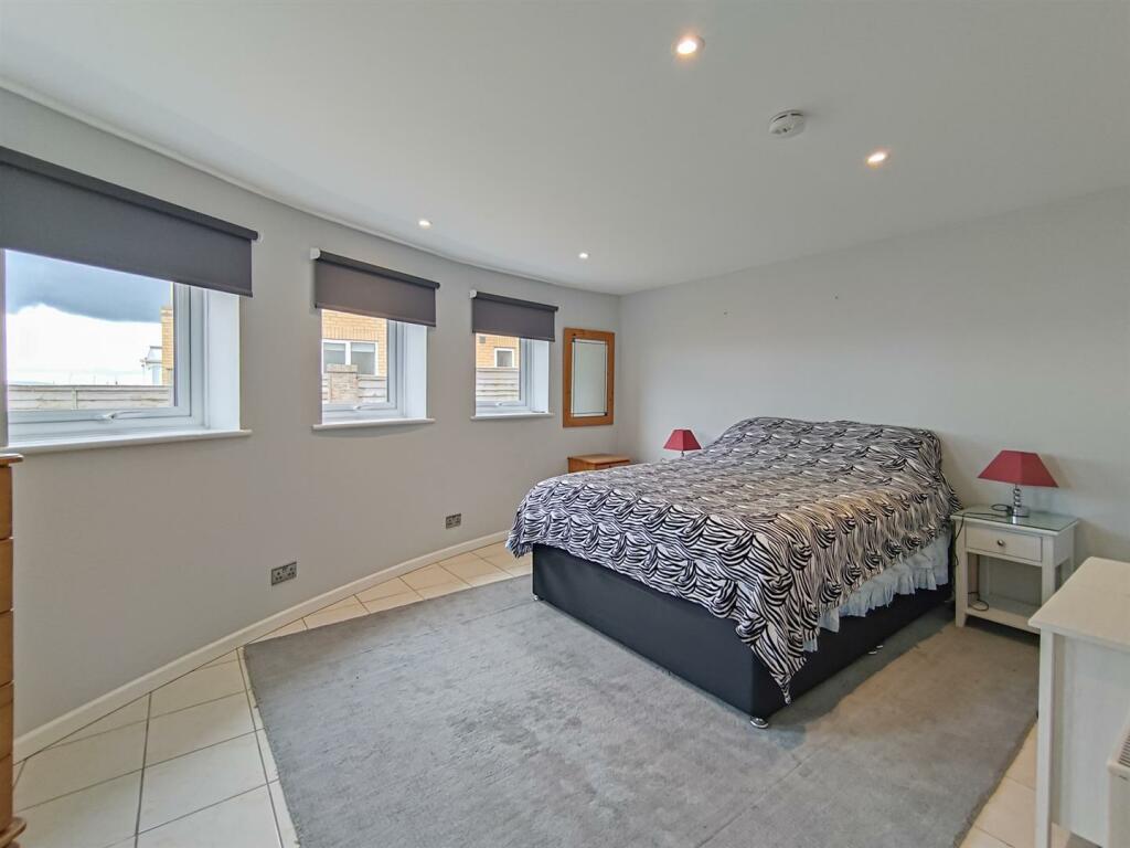 Additional property image - SEAFORD SEAFRONT