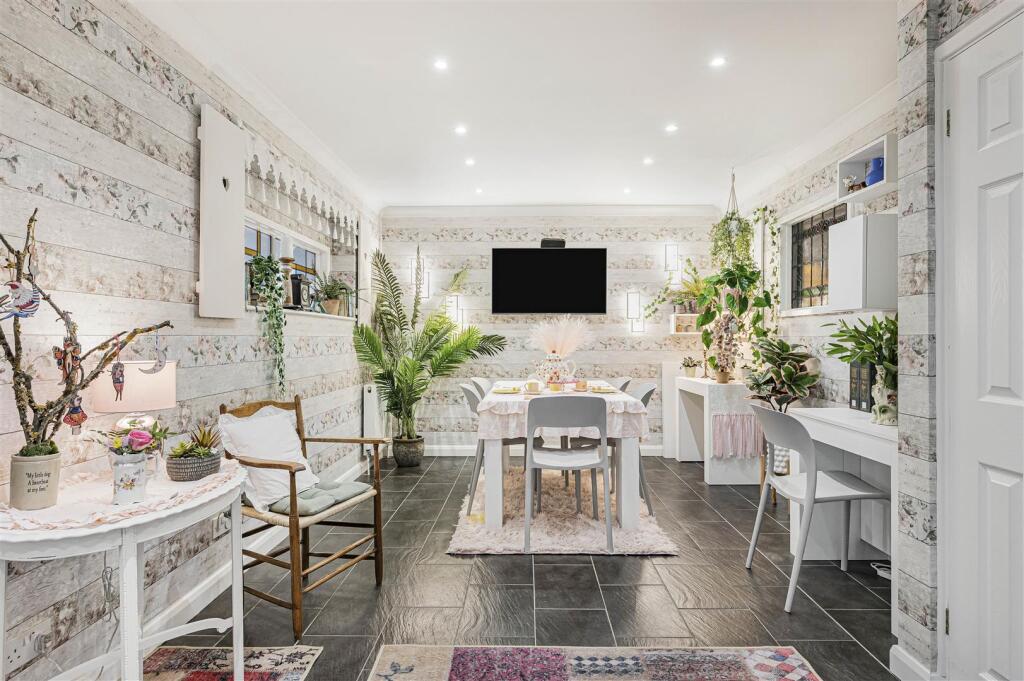 Additional property image - Chyngton Way, Seaford