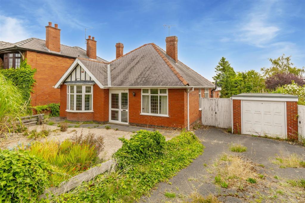 3 bedroom bungalow for sale in Hassock Lane North, Shipley, Heanor, DE75