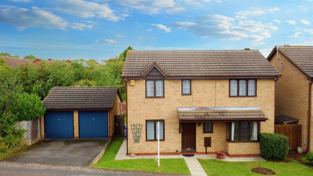 4 bedroom detached house for sale in Gatcombe Grove, Sandiacre, Nottingham, NG10
