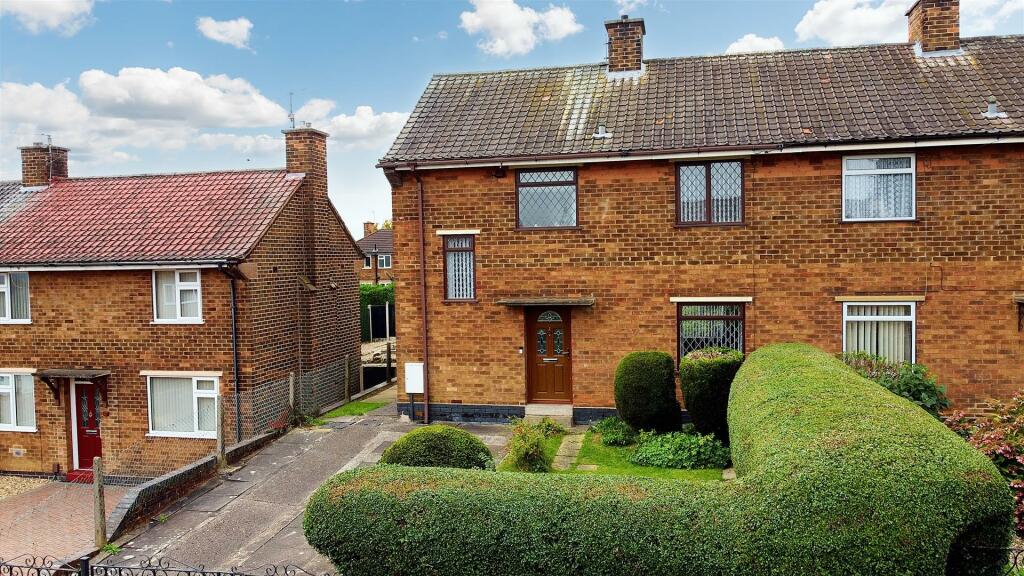 3 bedroom semidetached house for sale in Coniston Drive, Ilkeston, DE7